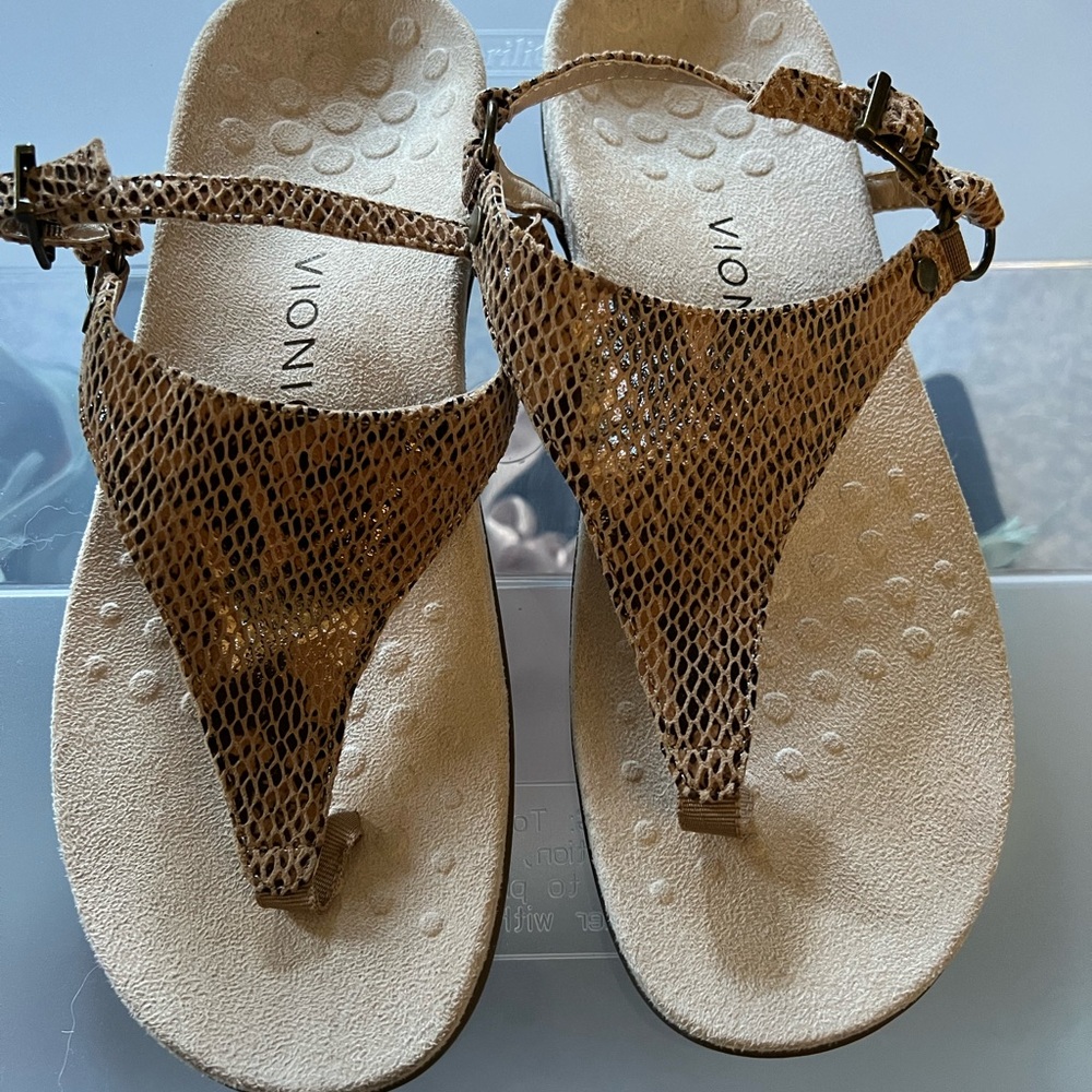 Vionic Sandals - Size 9 - New Without Tags! - image 8